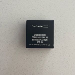 MAC studio finish concealer spf 35 Shade NC30